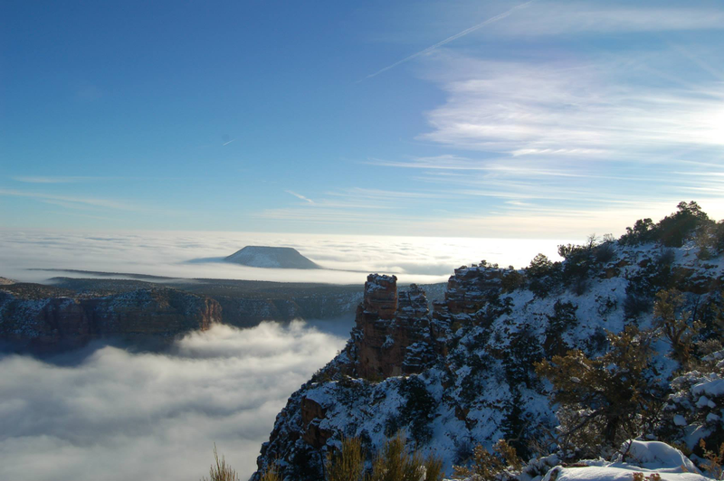 Illustration for article titled Grand Canyon completely flooded by clouds in "once-in-a-lifetime" event